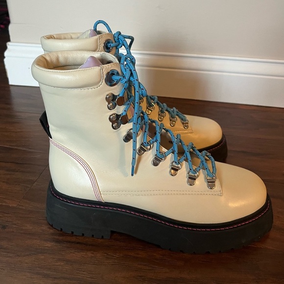 Larroude Winter white Leather boots-NWOT Size 9.5 - Picture 4 of 13